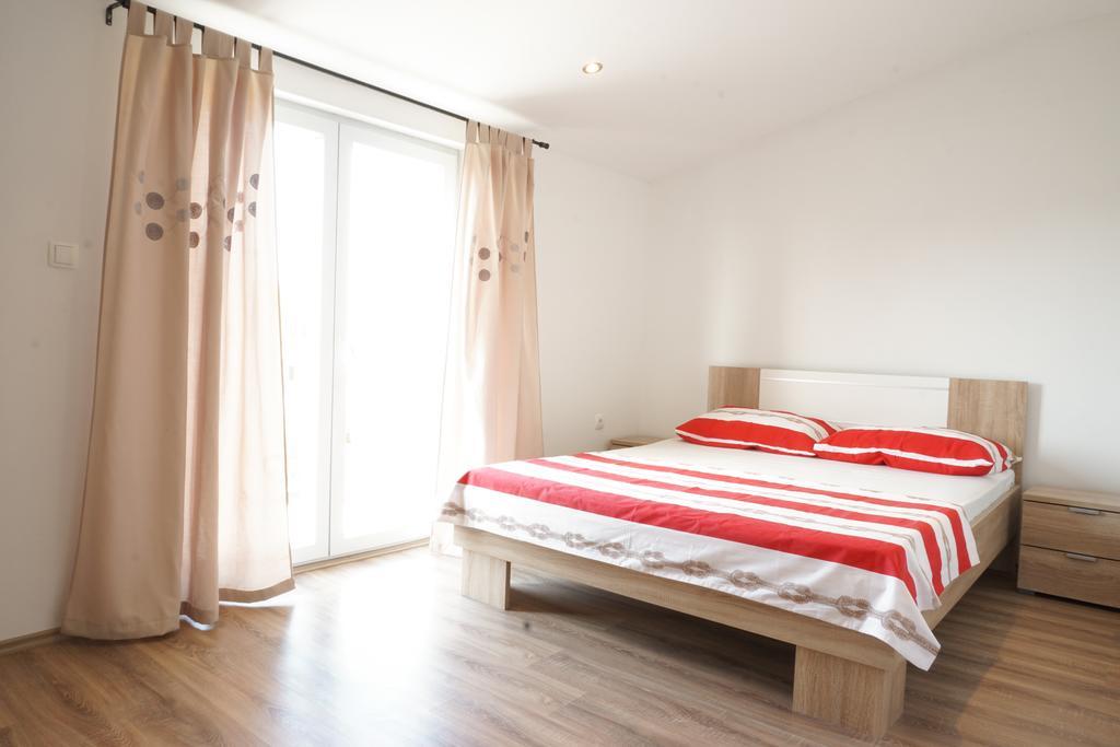 Apartment Fabijana Biograd Na Moru Exterior photo